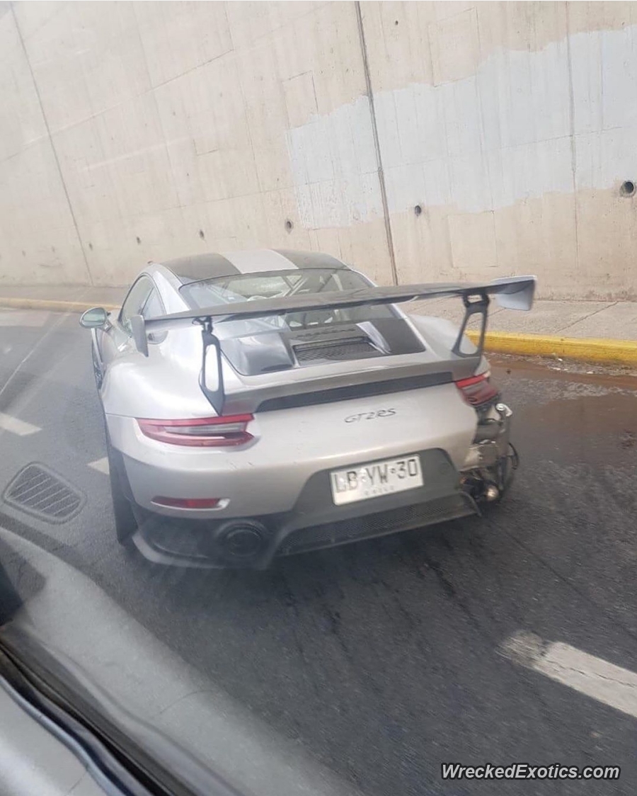 Hiện trường vụ tai nạn của chiếc Porsche 911 GT2 RS tại Chile vào hồi tháng 10 năm nay
