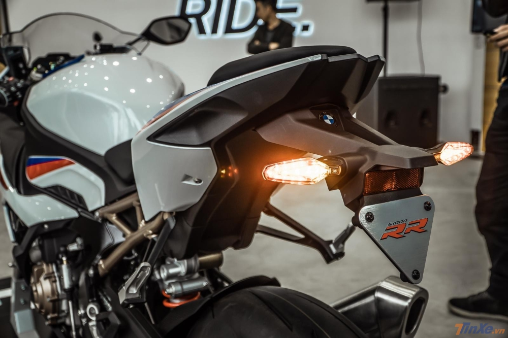 Dàn đuôi của BMW S1000RR Dàn đuôi của BMW S1000RR