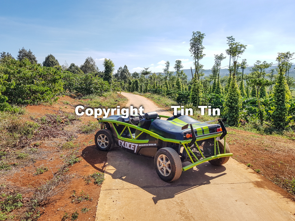 Vẻ đẹp hầm hố của mẫu xe đua Exomotive Exocet chế từ xe Toyota Cressida