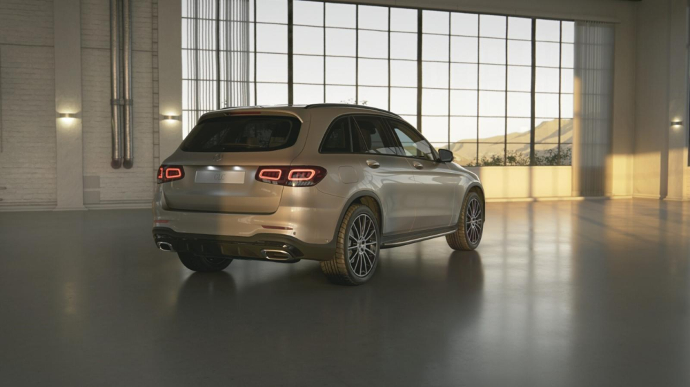 Tăng 270 triệu đồng so với bản cũ nhưng Mercedes-Benz GLC 300 4MATIC 2020 vẫn có giá rẻ hơn đối thủ trực tiếp BMW X3 (2,529 – 2,859 tỷ đồng) Tăng 270 triệu đồng so với bản cũ nhưng Mercedes-Benz GLC 300 4MATIC 2020 vẫn có giá rẻ hơn đối thủ trực tiếp BMW X3 (2,529 – 2,859 tỷ đồng)
