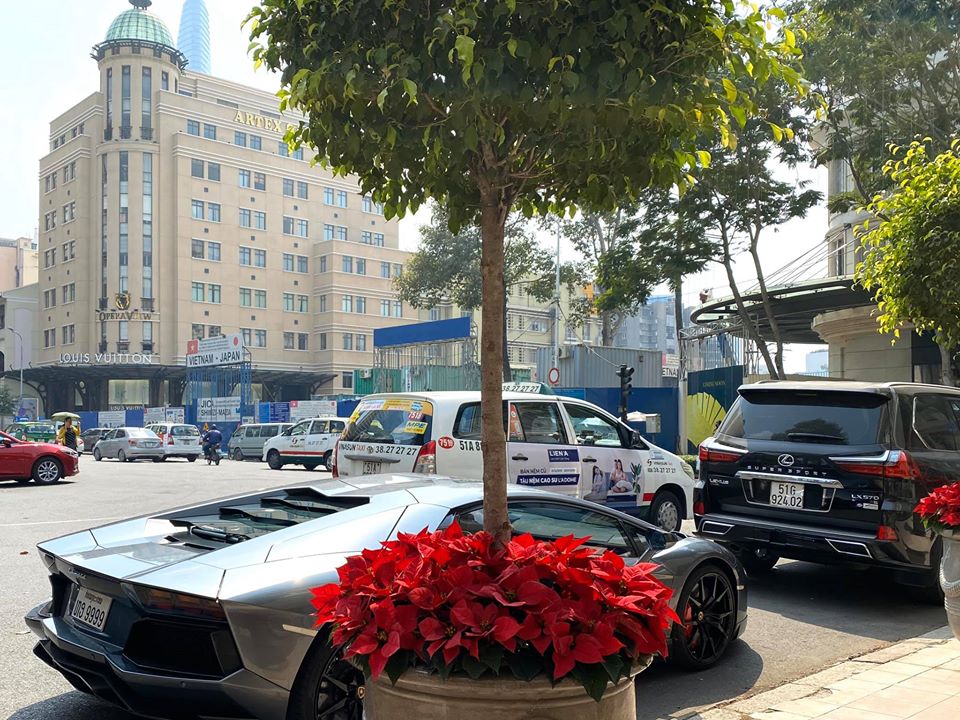 Lamborghini Aventador LP700-4 mang biển tứ qu&yacute; 9 của nước L&agrave;o tại th&aacute;nh địa si&ecirc;u xe ở Việt Nam trong năm 2019
