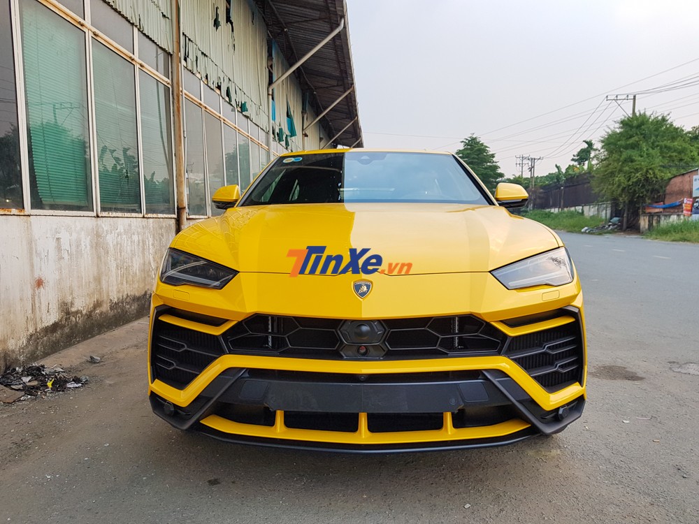 Lamborghini Urus thứ 6 tại Việt Nam đồng thời là chiếc thứ 4 được nhập khẩu chính hãng