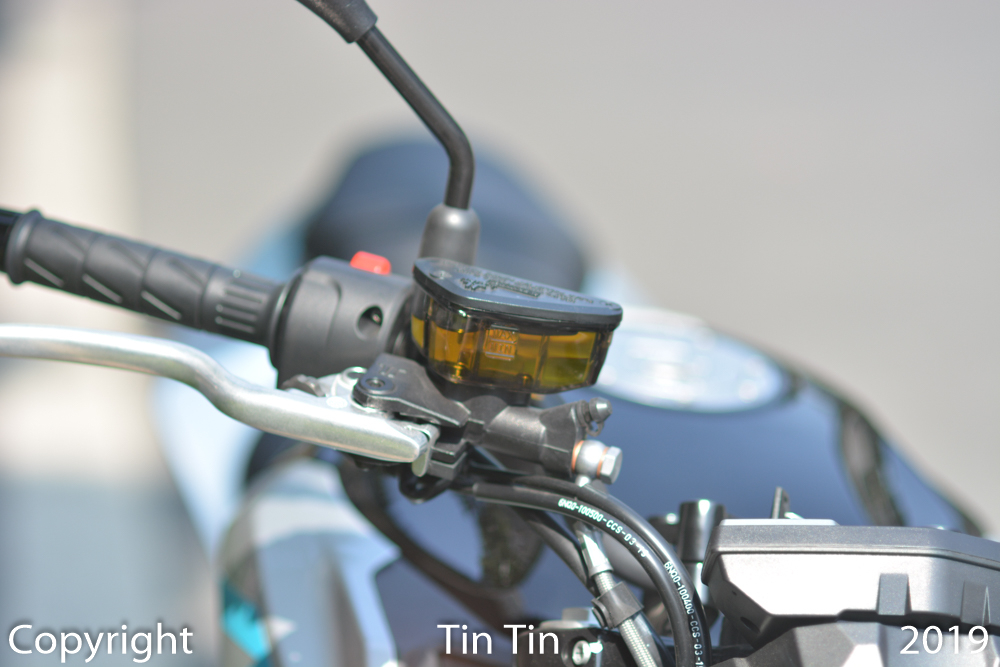 CFMoto 400NK được trang bị hộp số c&ocirc;n tay 6 cấp, mẫu xe naked bike Trung Quốc c&oacute; tốc độ tối đa 155 km/h.
