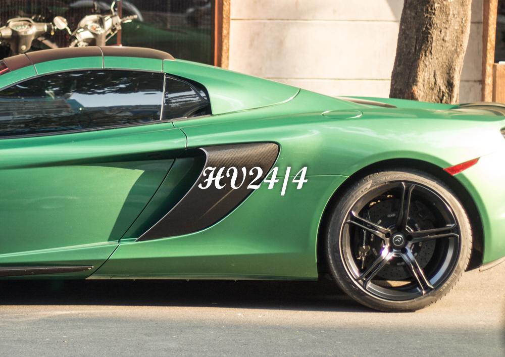 Động cơ kết hợp với hộp số 7 cấp SSG, nhờ đó, McLaren 650S Spider có thể tăng tốc từ vị trí xuất phát lên 100 km/h trong vòng 3 giây trước khi đạt vận tốc tối đa 328 km/h.