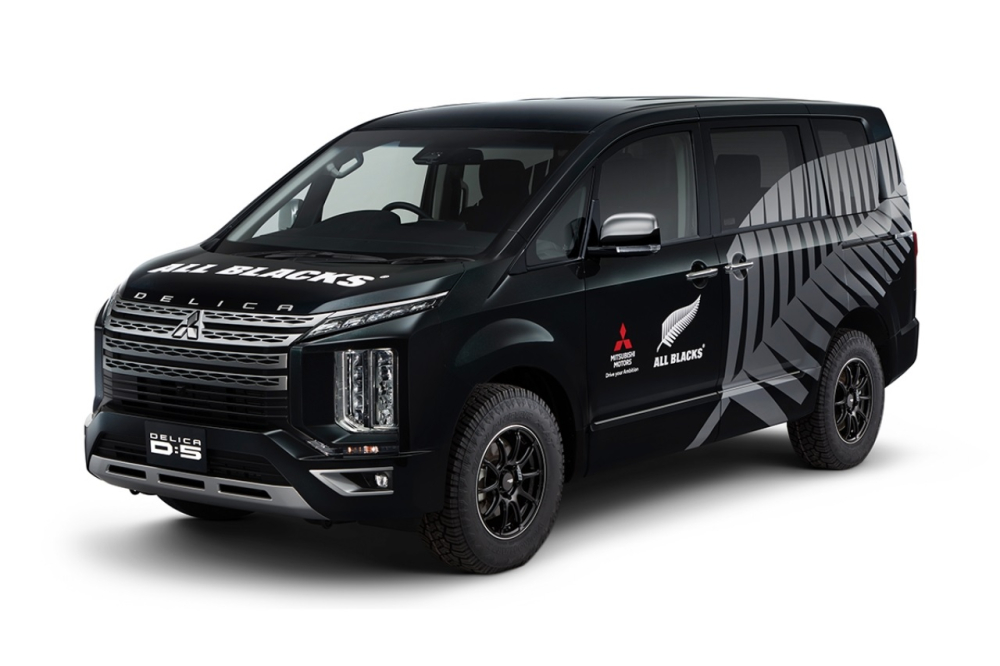 Mitsubishi D:5 Delica phiên bản All Blacks