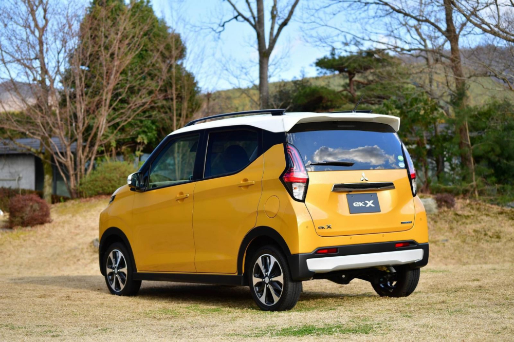 Thiết kế đu&ocirc;i xe của Mitsubishi eK Cross