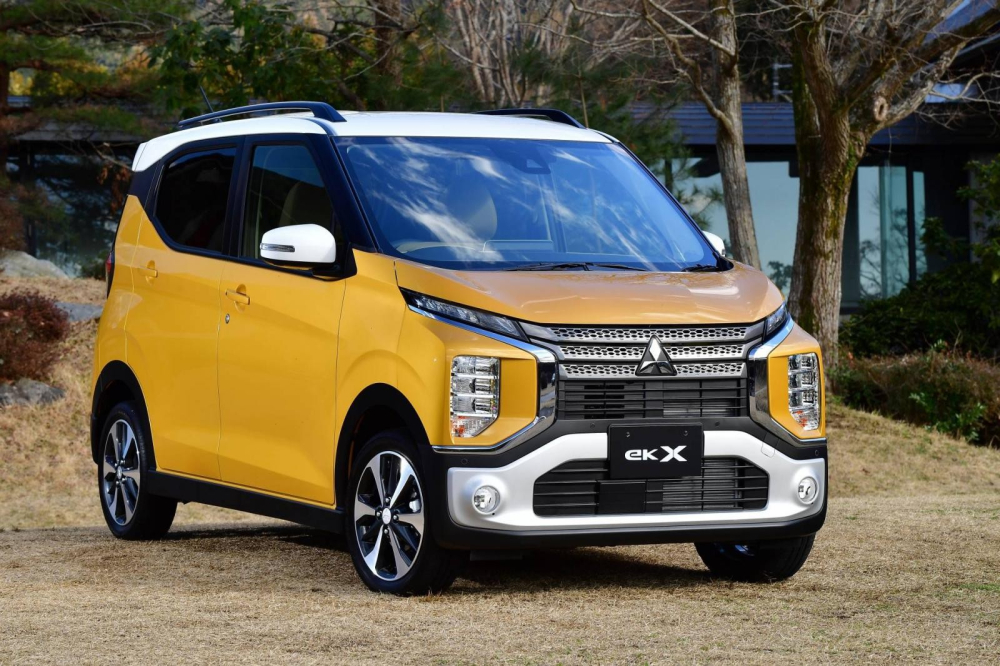 Mitsubishi eK Cross bản thường