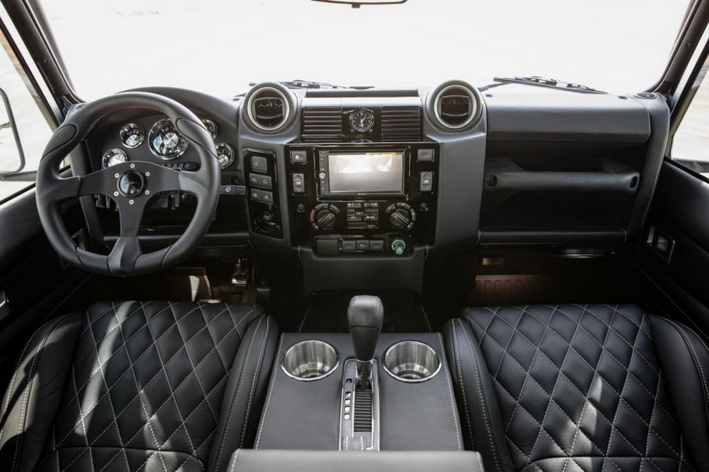 Bố trí nội thất của Land Rover Defender Project Blackcomb