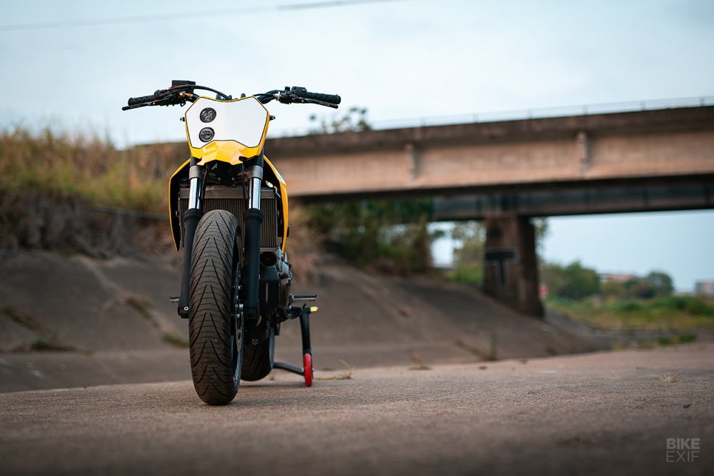Yamaha MT-07 độ Supermoto