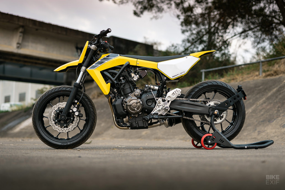 Yamaha MT-07 độ Supermoto