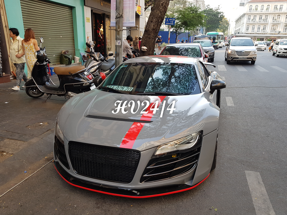 V&agrave; để ch&agrave;o đ&oacute;n năm Canh T&yacute;, kh&ocirc;ng &iacute;t si&ecirc;u xe đ&atilde; được c&aacute;c chủ nh&acirc;n cho thay &aacute;o để mừng năm mới. Một trong số đ&oacute; l&agrave; chiếc si&ecirc;u xe Audi R8 độ body kit th&acirc;n rộng Prior Design độc nhất Việt Nam.