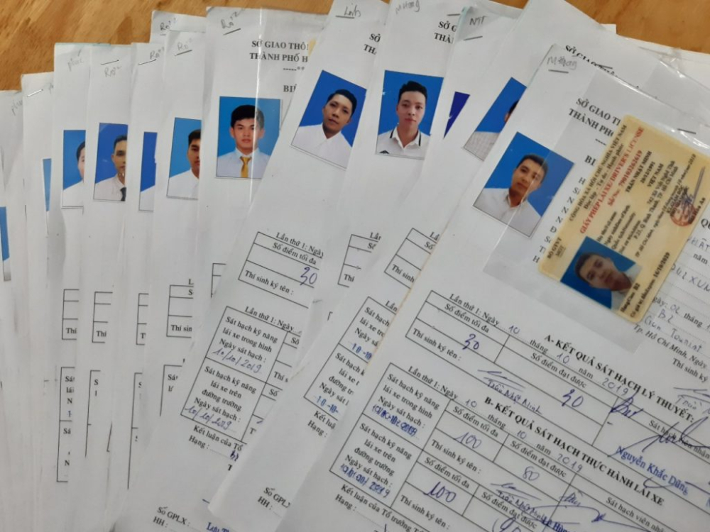 Ngoài ra việc áp dụng mã QR vào giấy phép lái xe sẽ giúp các cơ quan chức năng nhanh chóng xác định được thật/ giả Ngoài ra việc áp dụng mã QR vào giấy phép lái xe sẽ giúp các cơ quan chức năng nhanh chóng xác định được thật/ giả