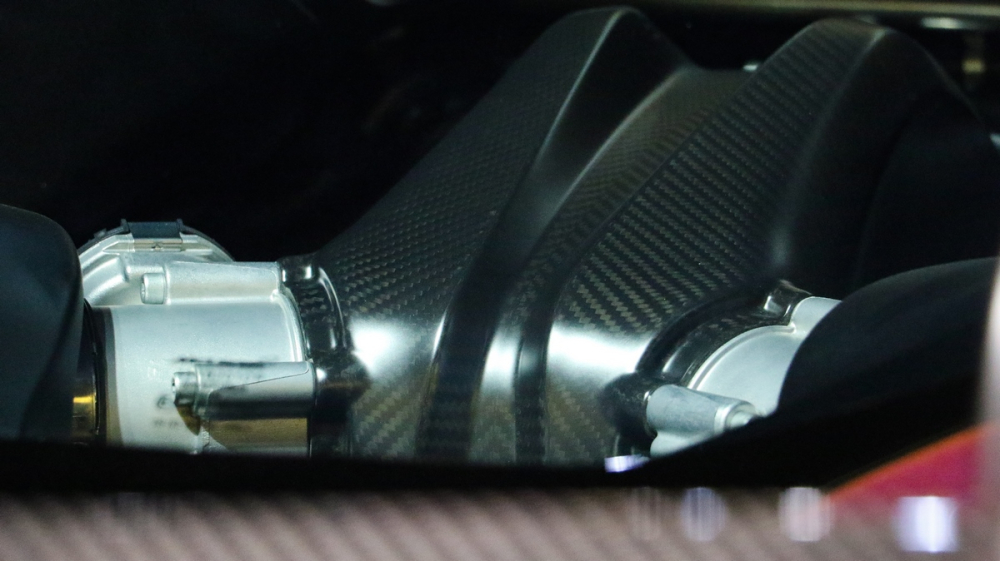 Khối động cơ V8, dung t&iacute;ch 4.0 l&iacute;t của McLaren Senna
