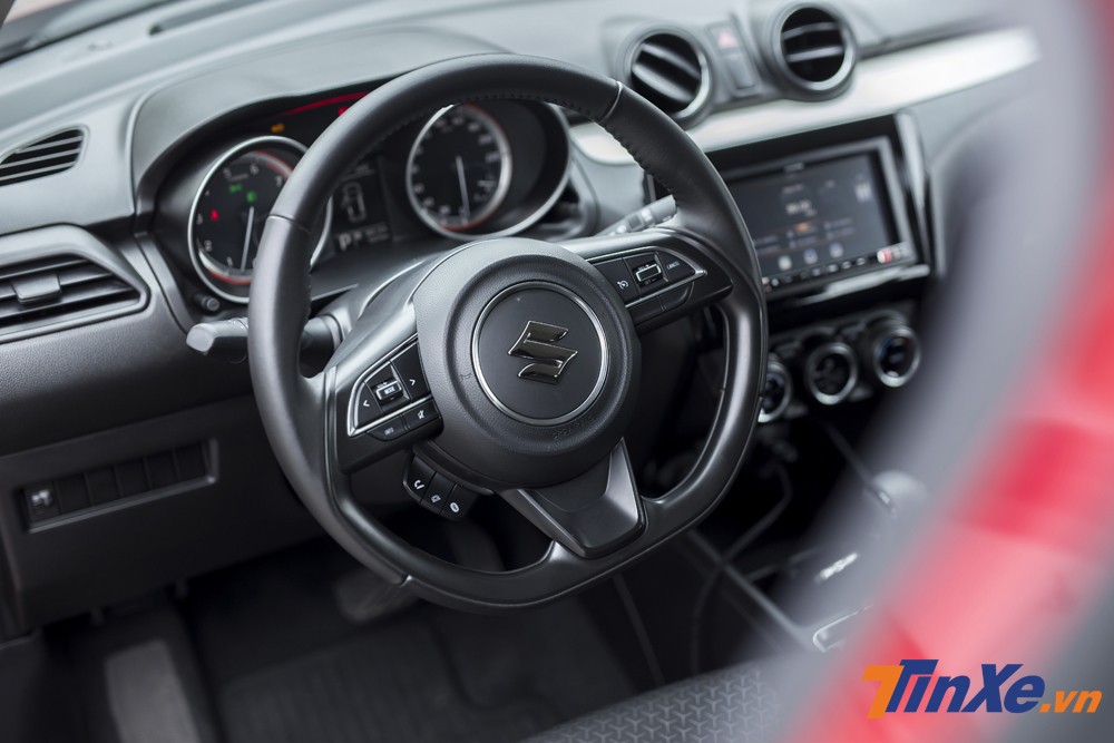 Tiện nghi bên trong Suzuki Swift mới khá tiện nghi và bắt mắt.