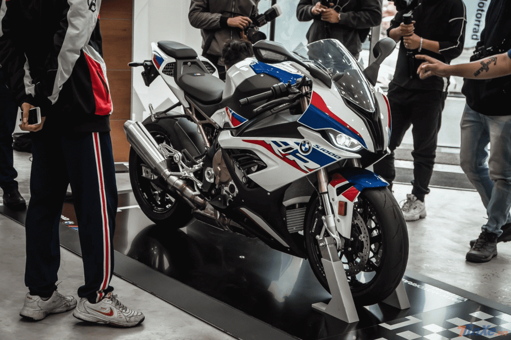 Si&ecirc;u m&ocirc; t&ocirc; BMW S1000RR 2020