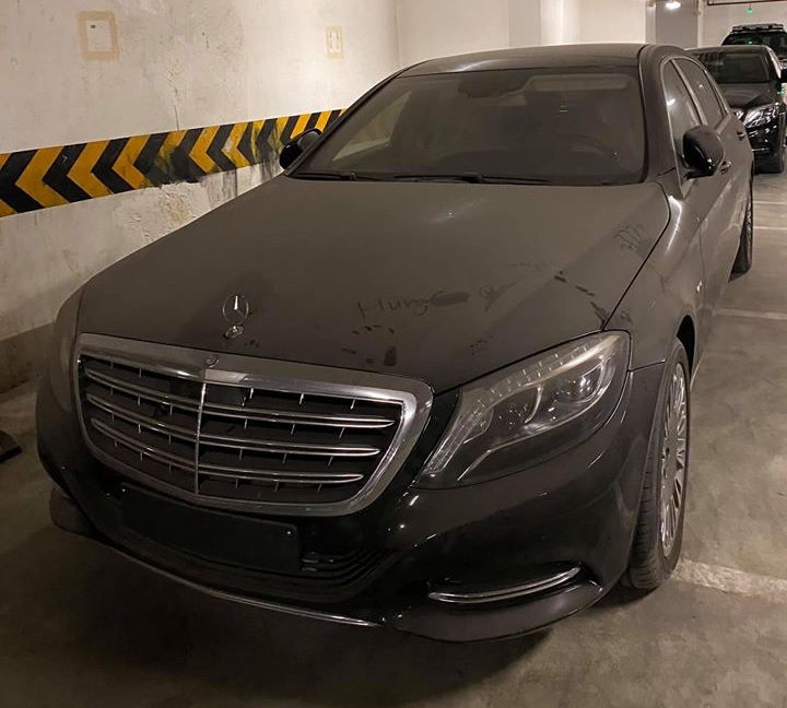 Mercedes-Maybach S600 hơn 12 tỷ đồng Mercedes-Maybach S600 hơn 12 tỷ đồng làm bạn với bụi tại hầm đỗ xe ở Hà Nội