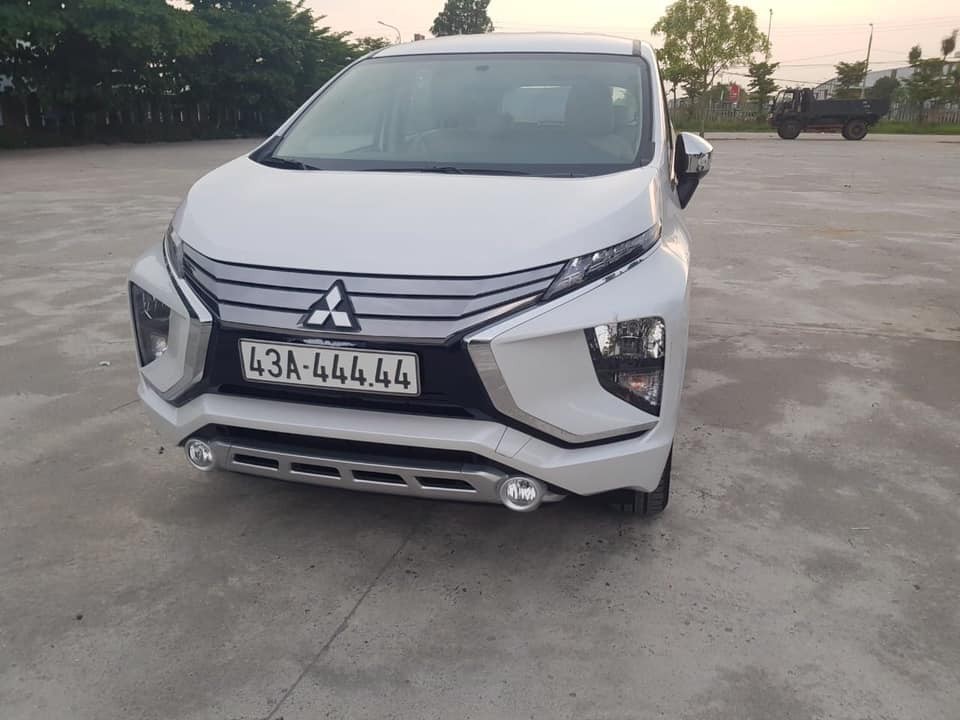 Mitsubishi Xpander ở Đ&agrave; Nẵng đeo biển ngũ qu&yacute; 4