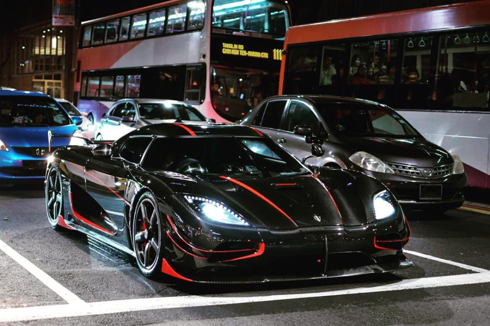 Việc một chiếc siêu xe triệu đô như Koenigsegg Agera RS bất ngờ có mặt trên đường phố ở Singapore vào cuối năm 2019 đã gây ngạc nhiên lớn cho không ít các bạn trẻ mê xe tại đây Việc một chiếc siêu xe triệu đô như Koenigsegg Agera RS bất ngờ có mặt trên đường phố ở Singapore vào cuối năm 2019 đã gây ngạc nhiên lớn cho không ít các bạn trẻ mê xe tại đây