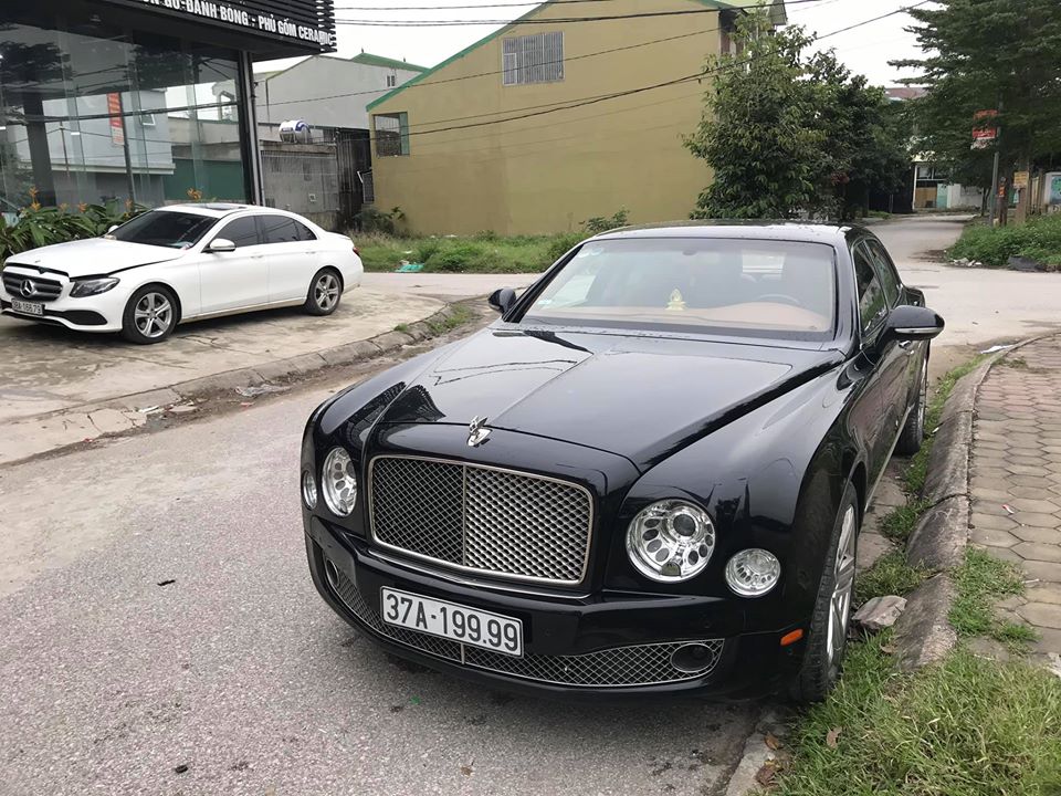 Bentley Mulsanne mang siêu biển tứ quý 9 ở Nghệ An Bentley Mulsanne mang siêu biển tứ quý 9 ở Nghệ An