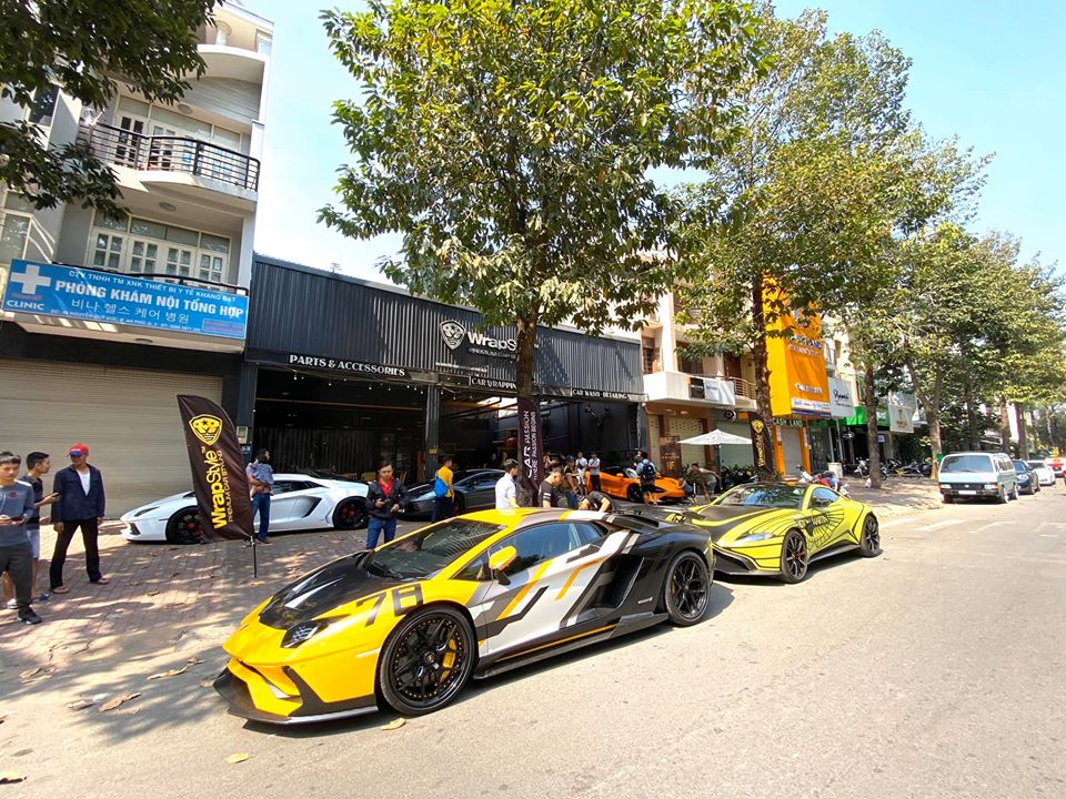 Dịp cuối năm thường gi&uacute;p ch&uacute;ng ta nh&igrave;n lại một năm về c&ocirc;ng việc, những g&igrave; đ&atilde; đạt được v&agrave; cũng l&agrave; l&uacute;c những buổi tiệc được mở ra để gặp mặt nhau sau một năm bận rộn. C&ograve;n với c&aacute;c th&agrave;nh vi&ecirc;n trong đo&agrave;n Car Passion, dịp cuối năm cũng l&agrave; l&uacute;c họ gặp những người bạn c&oacute; chung niềm đam m&ecirc; si&ecirc;u xe. Thay v&igrave; tổ chức cuối năm 2019, c&aacute;c th&agrave;nh vi&ecirc;n trong đo&agrave;n n&agrave;y lại chọn ng&agrave;y 5/1/2020 để l&agrave;m buổi tiệc họp nh&oacute;m.
