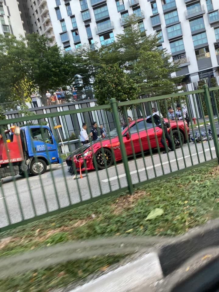 Chiếc Maserati GranTurismo màu đỏ gây ra vụ tai nạn chết người
