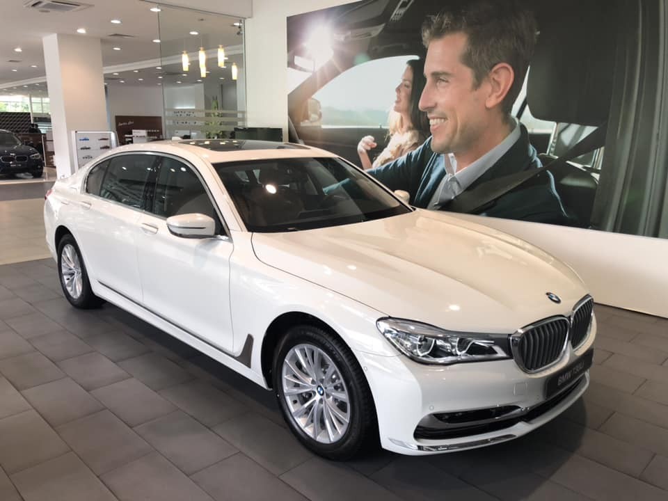 Sang th&aacute;ng 1/2020, BMW 730Li (bản cũ) được n&acirc;ng mức giảm gi&aacute; l&ecirc;n tới 160 triệu thay v&igrave; 100 triệu đồng như trước đ&acirc;y