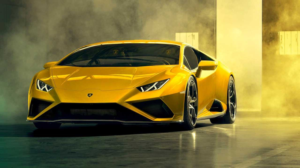 Nói đúng hơn, Lamborghini Huracan EVO RWD sinh ra để hoàn thành bộ sưu tập cho những chiếc Lamborghini Huracan Facelift đã có Lamborghini Huracan EVO Coupe và Lamborghini Huracan EVO Spyder. Về ngoại hình, Lamborghini Huracan EVO bản dẫn động cầu sau có thiết kế rất riêng và không khó để phân biệt sản phẩm này với đàn anh là Lamborghini Huracan LP580-2 hay bản dẫn động 4 bánh Lamborghini Huracan EVO. Nói đúng hơn, Lamborghini Huracan EVO RWD sinh ra để hoàn thành bộ sưu tập cho những chiếc Lamborghini Huracan Facelift đã có Lamborghini Huracan EVO Coupe và Lamborghini Huracan EVO Spyder. Về ngoại hình, Lamborghini Huracan EVO bản dẫn động cầu sau có thiết kế rất riêng và không khó để phân biệt sản phẩm này với đàn anh là Lamborghini Huracan LP580-2 hay bản dẫn động 4 bánh Lamborghini Huracan EVO.