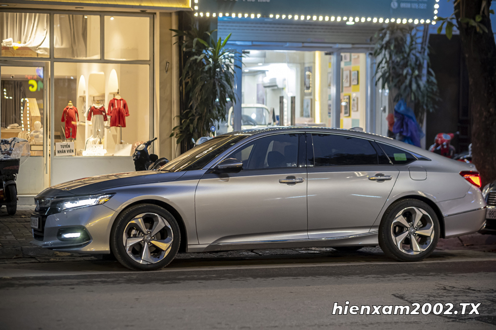 Honda Accord 2020 thoả mãn đủ các yêu cầu lái từ đô thị cho đến đường trường. Honda Accord 2020 thoả mãn đủ các yêu cầu lái từ đô thị cho đến đường trường.