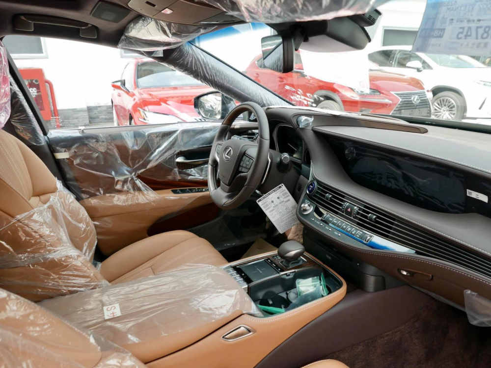 Nội thất của Lexus LS 500h SE 2020