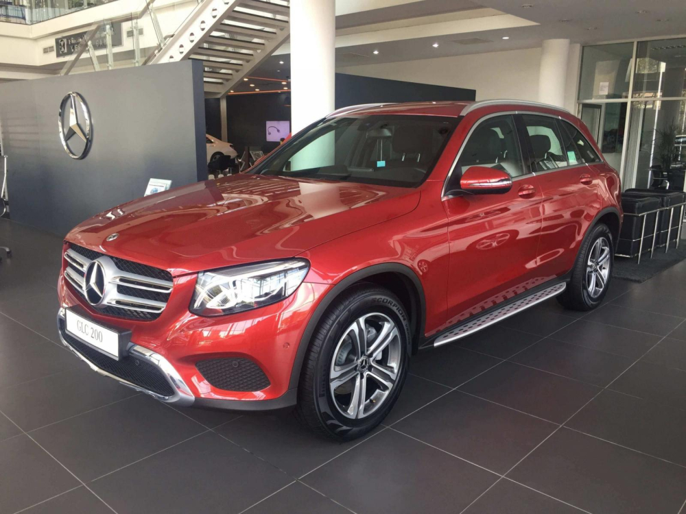 Mercedes-Benz GLC 200 bản cũ c&oacute; gi&aacute; 1,699 tỷ đồng, bản mới dự kiến kh&ocirc;ng tăng nhiều