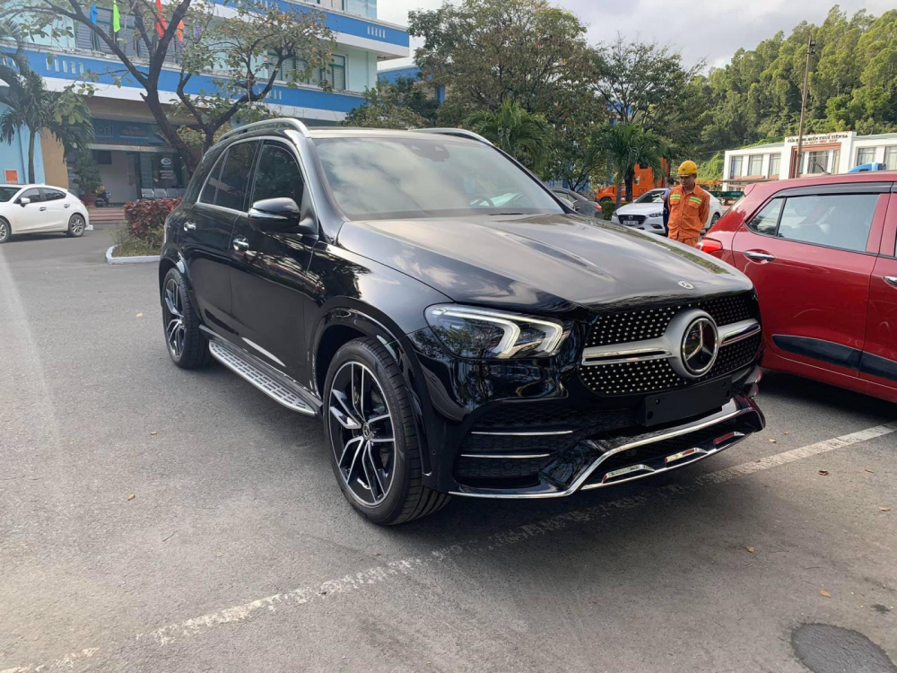 Chiếc Mercedes-Benz GLE 350 2020 đầu ti&ecirc;n về Việt Nam l&agrave; dưới dạng nhập khẩu tư nh&acirc;n