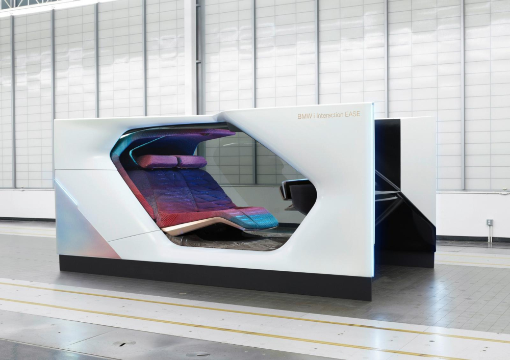 BMW&nbsp;i Interaction EASE mang diện mạo v&ocirc; c&ugrave;ng qu&aacute;i vị, tương lai h&oacute;a