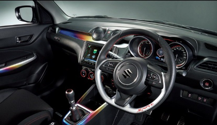 Những chi tiết bằng titan sơn màu chuyển tiếp nhau là điểm nhấn trong Suzuki Swift Sport Katana Edition 2020