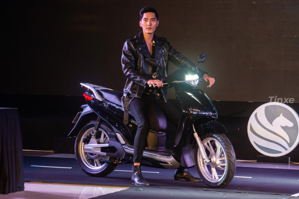eSH được ra mắt với 4 màu sơn nổi bật cùng thiết kế khá giống Honda SH
