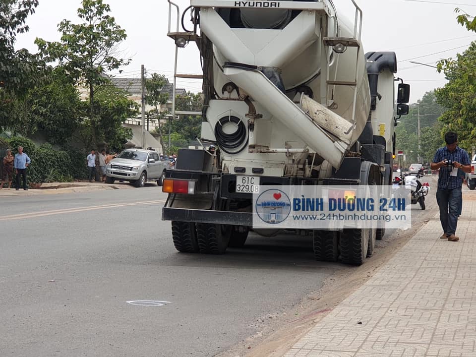 Chiếc xe bồn tại hiện trường vụ tai nạn