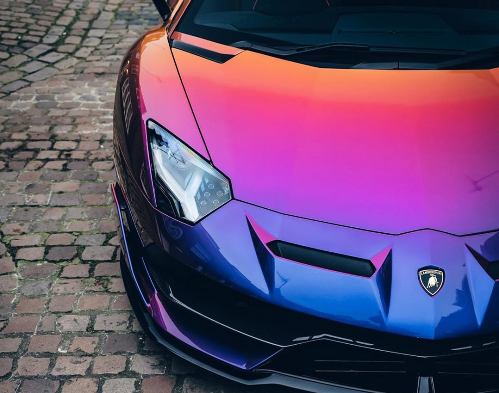 Tuy nhi&ecirc;n, ở tr&ecirc;n si&ecirc;u xe Aventador SVJ, h&atilde;ng Lamborghini đ&atilde; tinh chỉnh lại khối động cơ n&agrave;y nhằm tạo ra c&ocirc;ng suất tối đa 770 m&atilde; lực, cao hơn 70 m&atilde; lực so với bản ti&ecirc;u chuẩn.