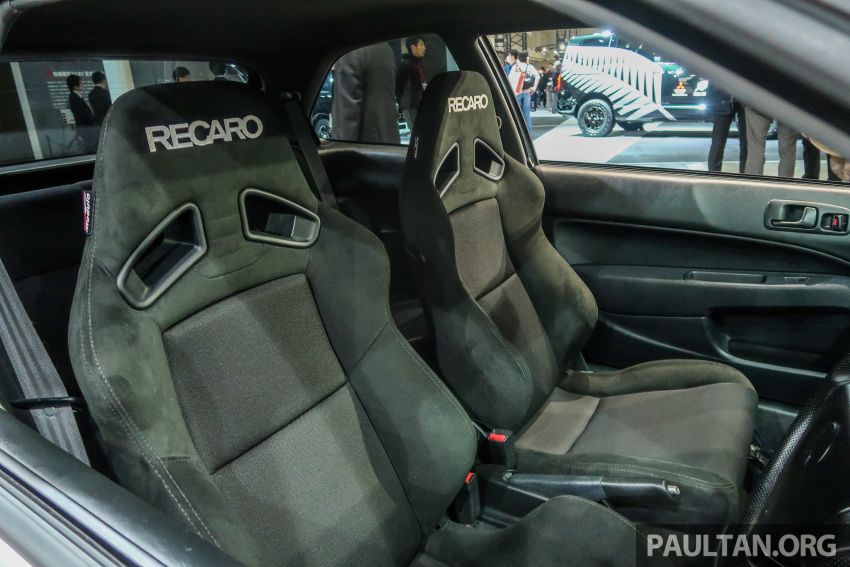 Ghế Recaro như xe đua