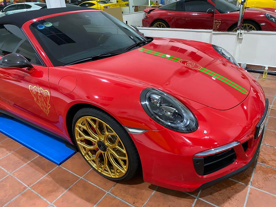 Porsche 911 Targa 4 GTS được chủ l&ecirc;n &aacute;o mới đ&oacute;n Tết