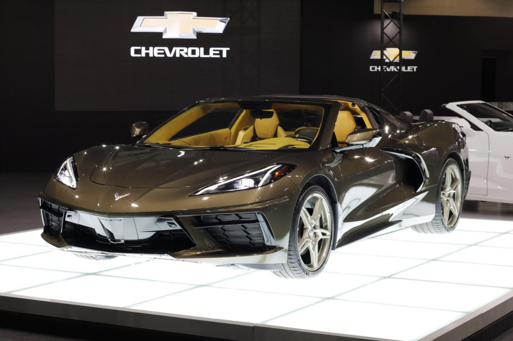 Chiếc xe thể thao Chevrolet Corvette C8 được giới thiệu tại triển lãm Tokyo Auto Salon 2020 có màu sơn gây thương nhớ đó chính là nâu ánh kim Zeus Bronze Metallic vô cùng bắt mắt. Đây là màu mới chỉ có trên dòng xe thể thao Chevrolet Corvette thế hệ thứ 8. Chiếc xe thể thao Chevrolet Corvette C8 được giới thiệu tại triển lãm Tokyo Auto Salon 2020 có màu sơn gây thương nhớ đó chính là nâu ánh kim Zeus Bronze Metallic vô cùng bắt mắt. Đây là màu mới chỉ có trên dòng xe thể thao Chevrolet Corvette thế hệ thứ 8.
