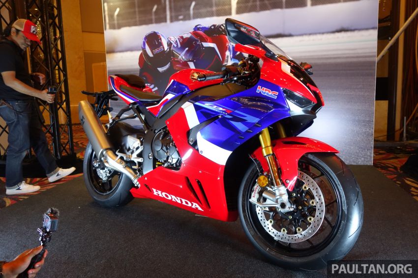 Chiếc xe sẽ c&oacute; thiết kế giống đ&agrave;n anh Honda CBR1000RR-R nhưng nhỏ gọn hơn
