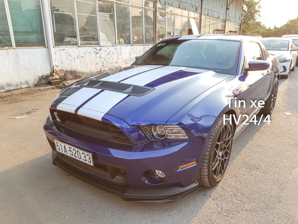 Ngoài siêu xe đường phố Nissan GT-R R35, doanh nhân Sài thành còn sở hữu một mẫu xe thể thao được liệt vào danh sách không có chiếc thứ 2 tại dải đất hình chữ S, mẫu xe này mang tên gọi Ford Mustang Shelby GT500. Ngoài siêu xe đường phố Nissan GT-R R35, doanh nhân Sài thành còn sở hữu một mẫu xe thể thao được liệt vào danh sách không có chiếc thứ 2 tại dải đất hình chữ S, mẫu xe này mang tên gọi Ford Mustang Shelby GT500.