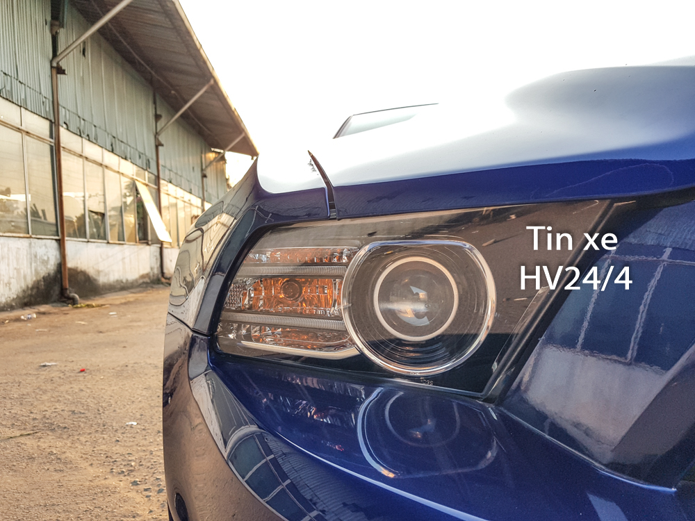 Phía dưới là cặp đèn pha không lẫn vào đâu được của dòng xe Ford Mustang thế hệ thứ 5 từ năm 2013 đến 2014. Phía dưới là cặp đèn pha không lẫn vào đâu được của dòng xe Ford Mustang thế hệ thứ 5 từ năm 2013 đến 2014.