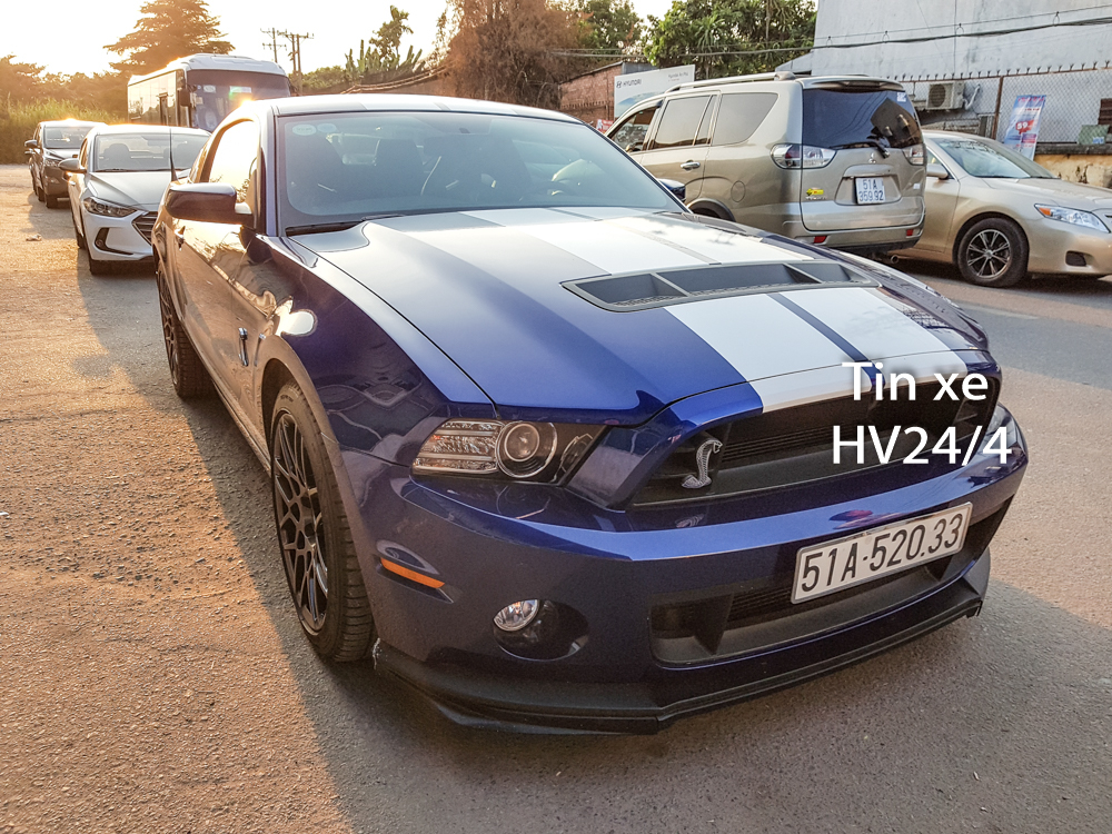 Chiếc xe thể thao Ford Mustang Shelby GT500 này ban đầu về nước theo đơn đặt hàng của một người yêu xe quận 2, Tp.HCM chuyên sưu tầm các mẫu xe có 1 không 2 tại Việt Nam. Chiếc xe thể thao Ford Mustang Shelby GT500 này ban đầu về nước theo đơn đặt hàng của một người yêu xe quận 2, Tp.HCM chuyên sưu tầm các mẫu xe có 1 không 2 tại Việt Nam.