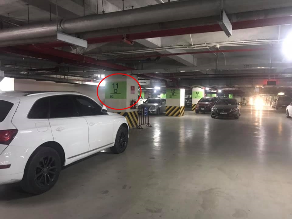 Bên hông đó là lối đi dành cho người đi bộ Bên hông đó là lối đi dành cho người đi bộ