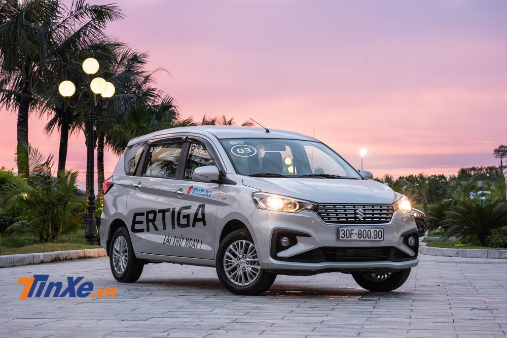 Bên cạnh Mitsubishi Xpander, Suzuki Ertiga được nhập khẩu nguyên chiếc từ Indonesia cũng là một mẫu MPV cỡ nhỏ bán chạy, giá từ 499 – 549 triệu đồng Bên cạnh Mitsubishi Xpander, Suzuki Ertiga được nhập khẩu nguyên chiếc từ Indonesia cũng là một mẫu MPV cỡ nhỏ bán chạy, giá từ 499 – 549 triệu đồng