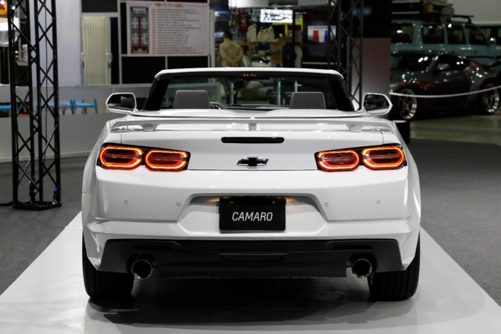 Ngoài ra, mẫu xe thể thao Chevrolet Camaro 2020 tại thị trường Nhật Bản cũng sẽ được trang bị tiêu chuẩn hệ thống cảnh báo áp suất lốp, hệ thống chỉ đường Cloud Streaming Navi cho phép định vị ở cả những nơi không có GPS. Ngoài ra, mẫu xe thể thao Chevrolet Camaro 2020 tại thị trường Nhật Bản cũng sẽ được trang bị tiêu chuẩn hệ thống cảnh báo áp suất lốp, hệ thống chỉ đường Cloud Streaming Navi cho phép định vị ở cả những nơi không có GPS.