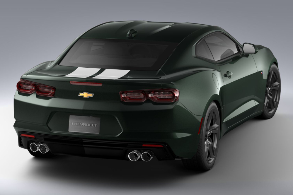 Chevrolet Camaro SS Heritage Edition sẽ được trang bị động cơ V8, dung tích 6.2 lít, sản sinh công suất cực đại 447 mã lực và mô-men xoắn cực đại 617 Nm, tuy nhiên xe sẽ chỉ được trang bị kèm với hộp số tự động 10 cấp. Ở biến thể thấp hơn, Camaro RS LT sẽ được trang bị động cơ bốn xy-lanh, dung tích 2,0 lít tăng áp, tạo ra công suất 271 mã lực và mô-men xoắn 400 Nm, kết hợp cùng hộp số tự động 8 cấp. Chevrolet Camaro SS Heritage Edition sẽ được trang bị động cơ V8, dung tích 6.2 lít, sản sinh công suất cực đại 447 mã lực và mô-men xoắn cực đại 617 Nm, tuy nhiên xe sẽ chỉ được trang bị kèm với hộp số tự động 10 cấp. Ở biến thể thấp hơn, Camaro RS LT sẽ được trang bị động cơ bốn xy-lanh, dung tích 2,0 lít tăng áp, tạo ra công suất 271 mã lực và mô-men xoắn 400 Nm, kết hợp cùng hộp số tự động 8 cấp.