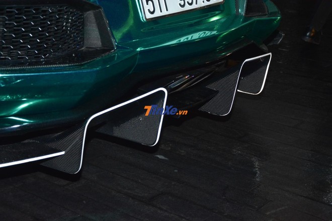 Si&ecirc;u xe Lamborghini Aventador Limited Edition 50 được trang bị ống xả độ của FI