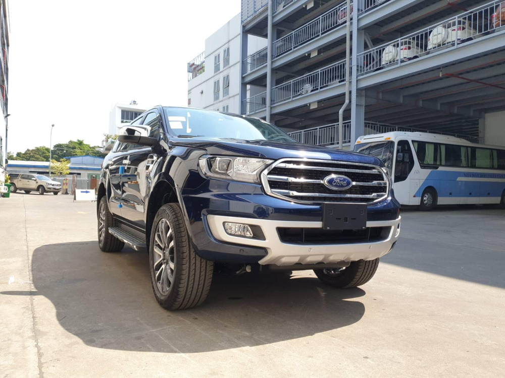 Ford Everest 2020 c&oacute; th&ecirc;m m&agrave;u xanh nước biển Deep Crystal Blue