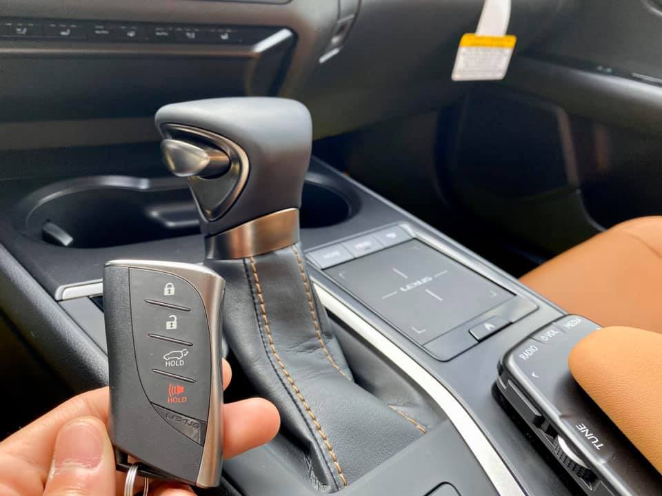 Lexus UX 200 2020 đầu tiên về Việt Nam sẽ là đối thủ của Mercedes-Benz GLA, BMW X1 hay Audi Q3 Lexus UX 200 2020 đầu tiên về Việt Nam sẽ là đối thủ của Mercedes-Benz GLA, BMW X1 hay Audi Q3